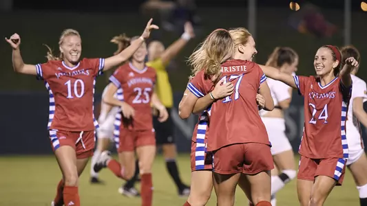 Jayhawks bounce back against Cyclones, 1-0 Image