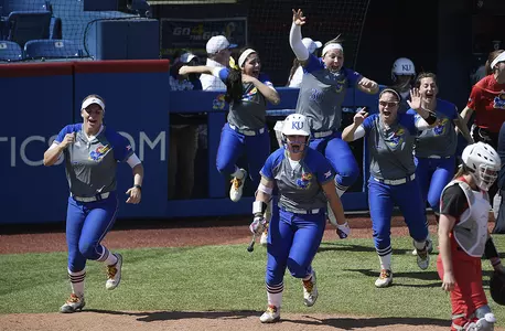 Sykes' walk-off home run lifts Kansas, 6-5 Image