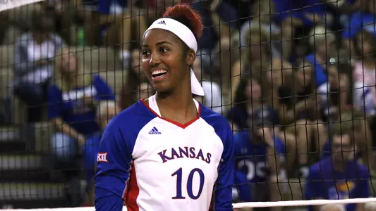 No. 9 Kansas defeats Long Beach State, 3-1 Image