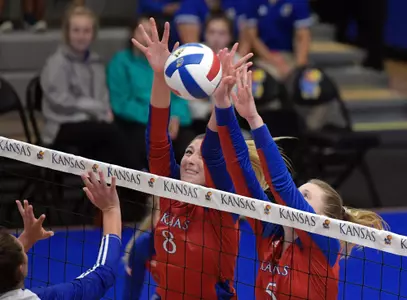 Jayhawks sweep Eagles in first game in new arena Image