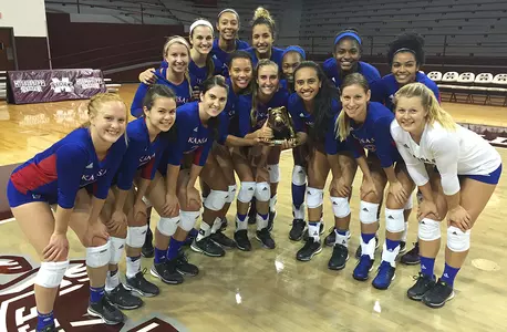No. 5 Kansas dominates Lamar for clean sweep of Bulldog Invite Image
