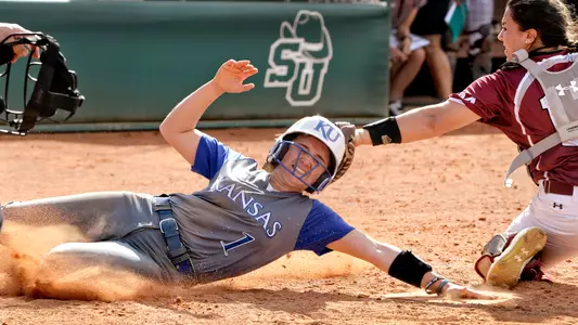 Kansas powers past Northern Colorado, Western Illinois Image