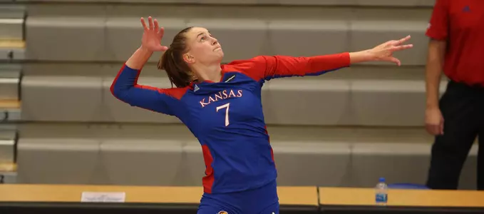 Kansas Splits Opening Weekend With Baylor Image