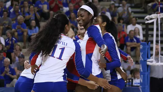 No. 9 Kansas sweeps Utah Valley for 4-0 start Image