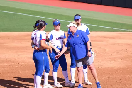 Kansas Drops Second Game of the Series Against No. 8 Texas Image