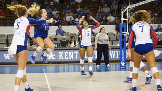 Kansas outlasts Dayton in five sets, 3-2 Image
