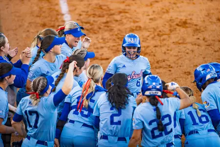 Bagshaw Homer Lifts Kansas Past No. 19/13 Baylor, 3-2 Image