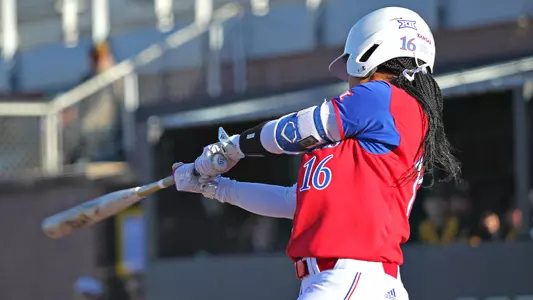 Jayhawks fall to Shockers in extra innings Image