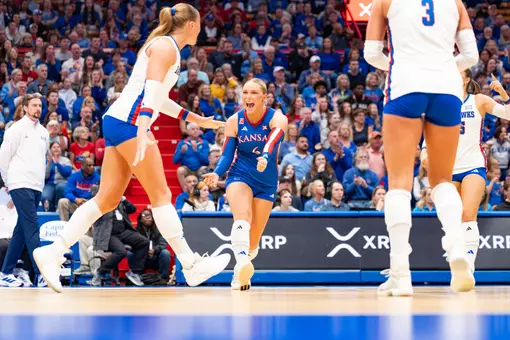 Kansas Volleyball Moves to No. 15 in AVCA Poll