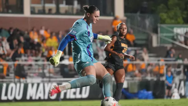 Kansas Falls to No. 9 Baylor 3-1