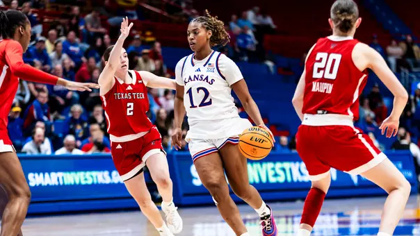 Action - S'Mya vs Tech