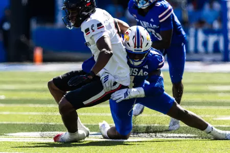 linebacker Trey Lathan #4 of the Kansas Jayhawks
