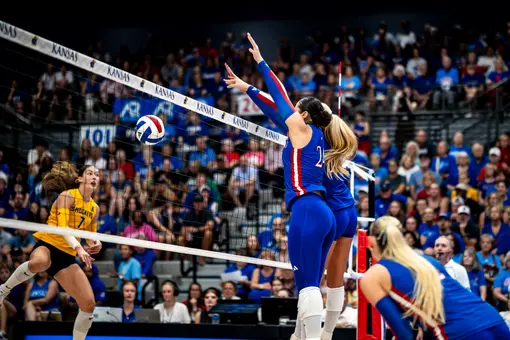 Jayhawks Earn Fourth-Straight Sweep in Win Over Shockers
