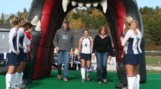 Field Hockey Wins Fifth Straight, Honors Seven Seniors Image