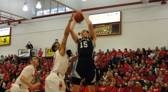 Men's Basketball Rallies, But Falls Short at Stony Brook Image