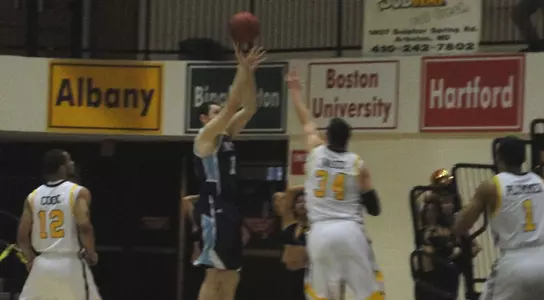 Singleton's Free Throws in Overtime Propel Men's Basketball to 77-76 Win Over UMBC Image