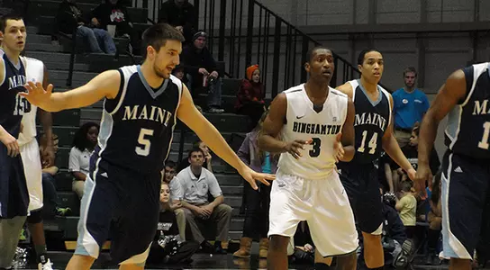 Men's Basketball Falls at Vermont Image