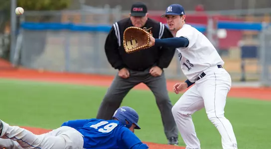 Baseball Splits Doubleheader at Albany Image