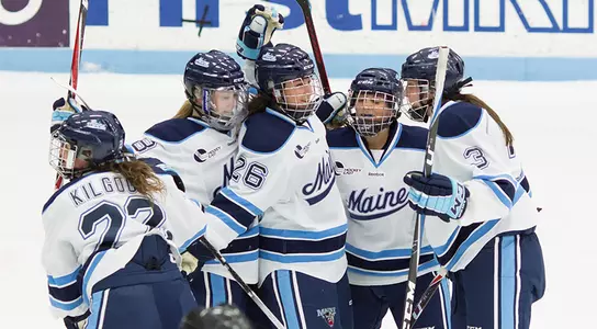 Women's Ice Hockey Establishes Goal Light Fund Image