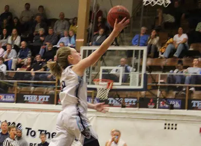 Women's Basketball Cruises Past McGill in Exhibition Action Image