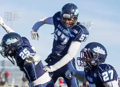 Football's Benjamin Davis Receives National Honors Image