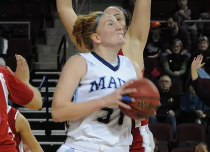 Women's Basketball Nipped by Sacred Heart, 59-58 Image
