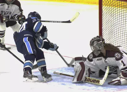 Women's Ice Hockey Battles to a Stalemate Against Union College, 1-1 Image