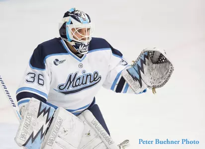 Morris Stellar As Men's Ice Hockey Shuts Out New Hampshire 4-0 Image