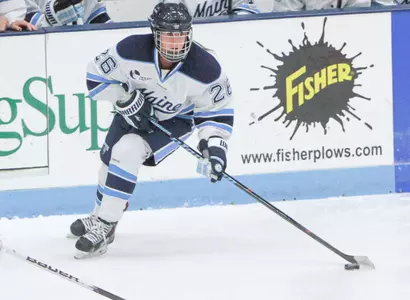 Women's Ice Hockey Defeats Merrimack 2-1 Image