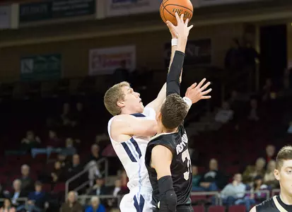 Men's Basketball Triumphs Past Quinnipiac in Overtime Image