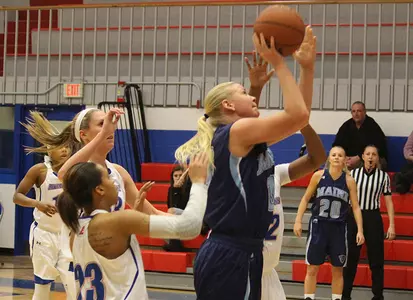 Women's Basketball Wins 10th-Straight, Downs UMass Lowell 74-46 Image