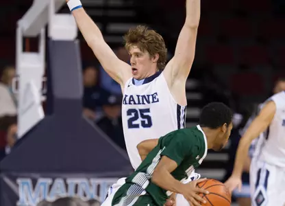 Crawford and UMass Lowell Power Past Maine Men's Basketball, 82-71 Image