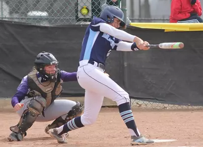 Softball Sweeps Doubleheader at UMass Lowell Image