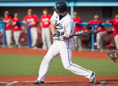 Baseball Splits Doubleheader at UMass Lowell on Sunday Image