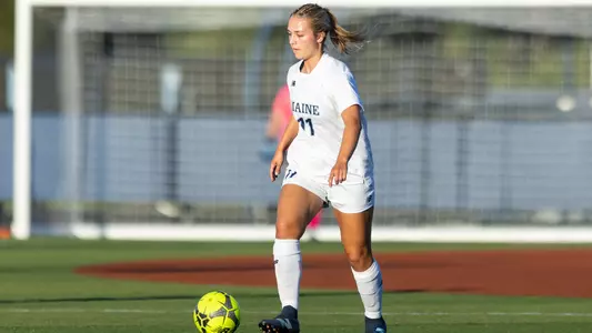 Kayla Kraemer with the ball.