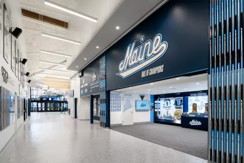 Hall of Champions / Concourse