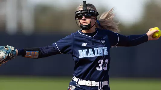Alysen Rieth throws a pitch.