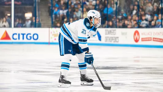 Isa Parekh gets ready for a faceoff.