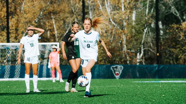 Abbey Thornton with the ball.