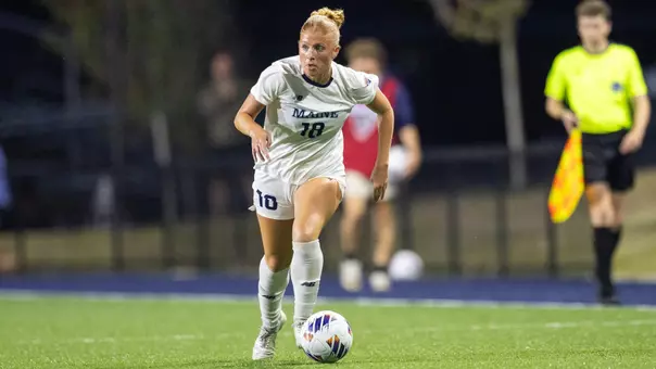 Audrey Palmer with the ball.