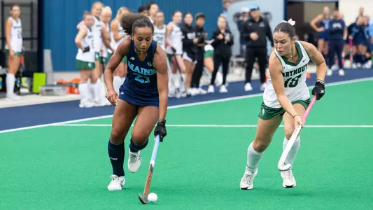 Gabi Sousa possessing the ball