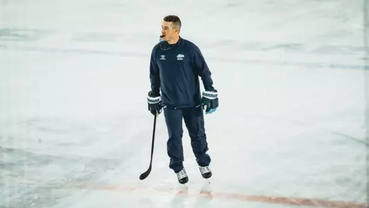 Alex Kurtz on the ice