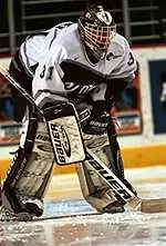 Markus Helanen made 33 saves to lead UMass to a 4-3 win over Notre Dame on Friday night.