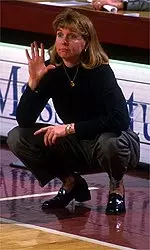 Joanie O'Brien announced today the signing of two guards for the 2001-02 season.