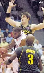 Eric Williams and Raheim Lamb added nine points each for UMass in Tuesday night's win over Oregon.