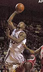 Shannon Crooks scored 17 points in the victory over Temple.