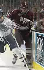 Hobey Baker Award favorite Thomas P?ck and the Minutemen host UMass Lowell this weekend in the Hockey East Quarterfinal series.