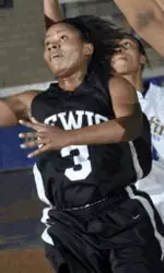 Kelly Robinson has signed with UMass women's basketball.