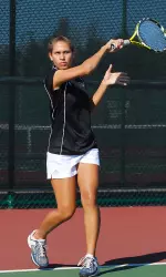 Tanisha Hodgson wins 6-2, 6-0