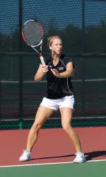 Maude Lecluyse upset in a tiebreak, 6-3, 7-6(3)